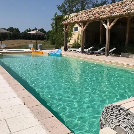 Domaine Quintess Hotell *